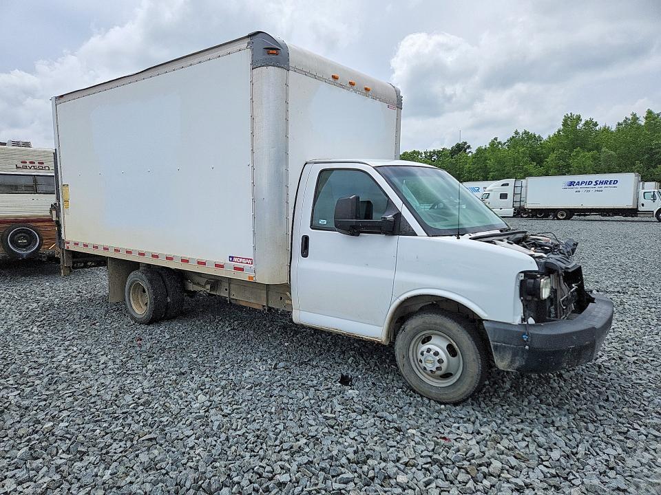 2017 Chevrolet Express BOX Truck