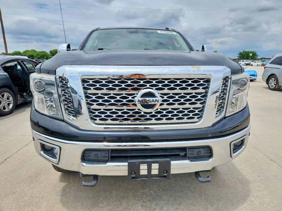 2017 Nissan Titan XD SL