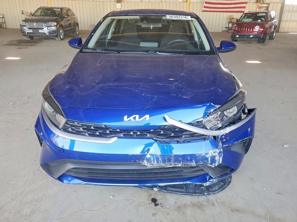 2023 KIA Forte lxs