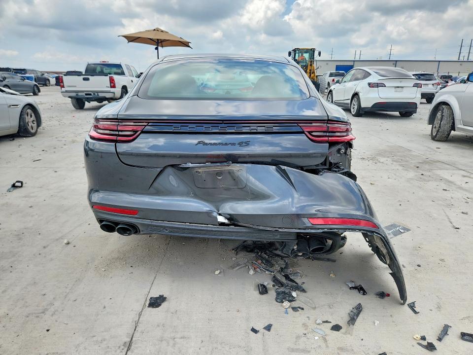 2018 Porsche Panamera 4S