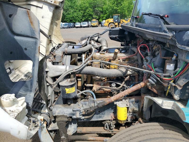 2001 Freightliner Medium Conventional Fl60