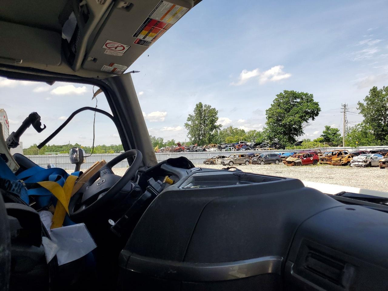 2020 Volvo VNR