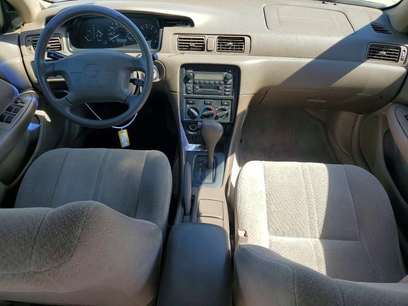 2000 Toyota Camry le