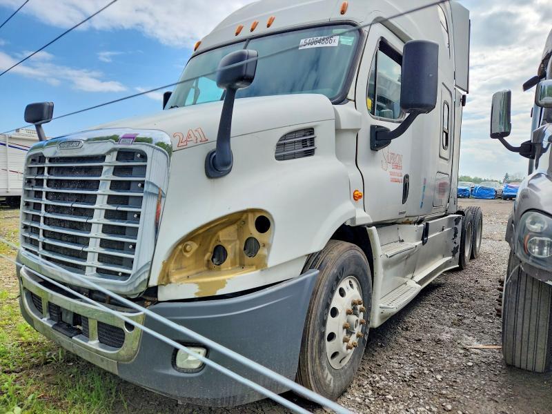 2018 Freightliner Cascadia 113