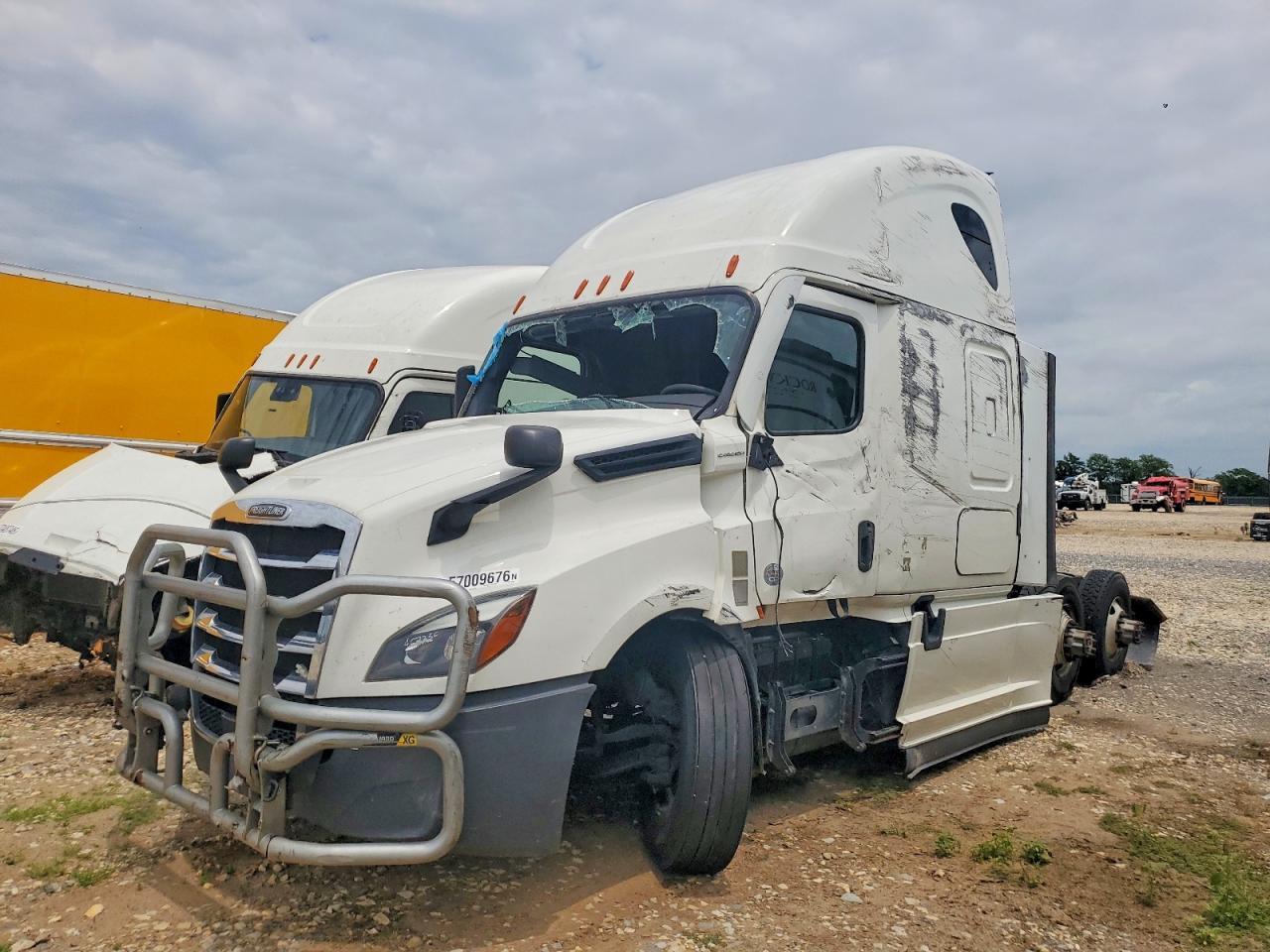 2023 Freightliner Cascadia 126 Semi Truck