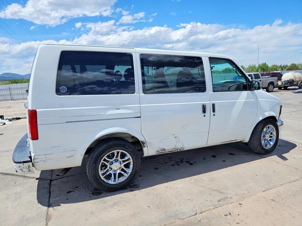 2004 GMC Safari XT