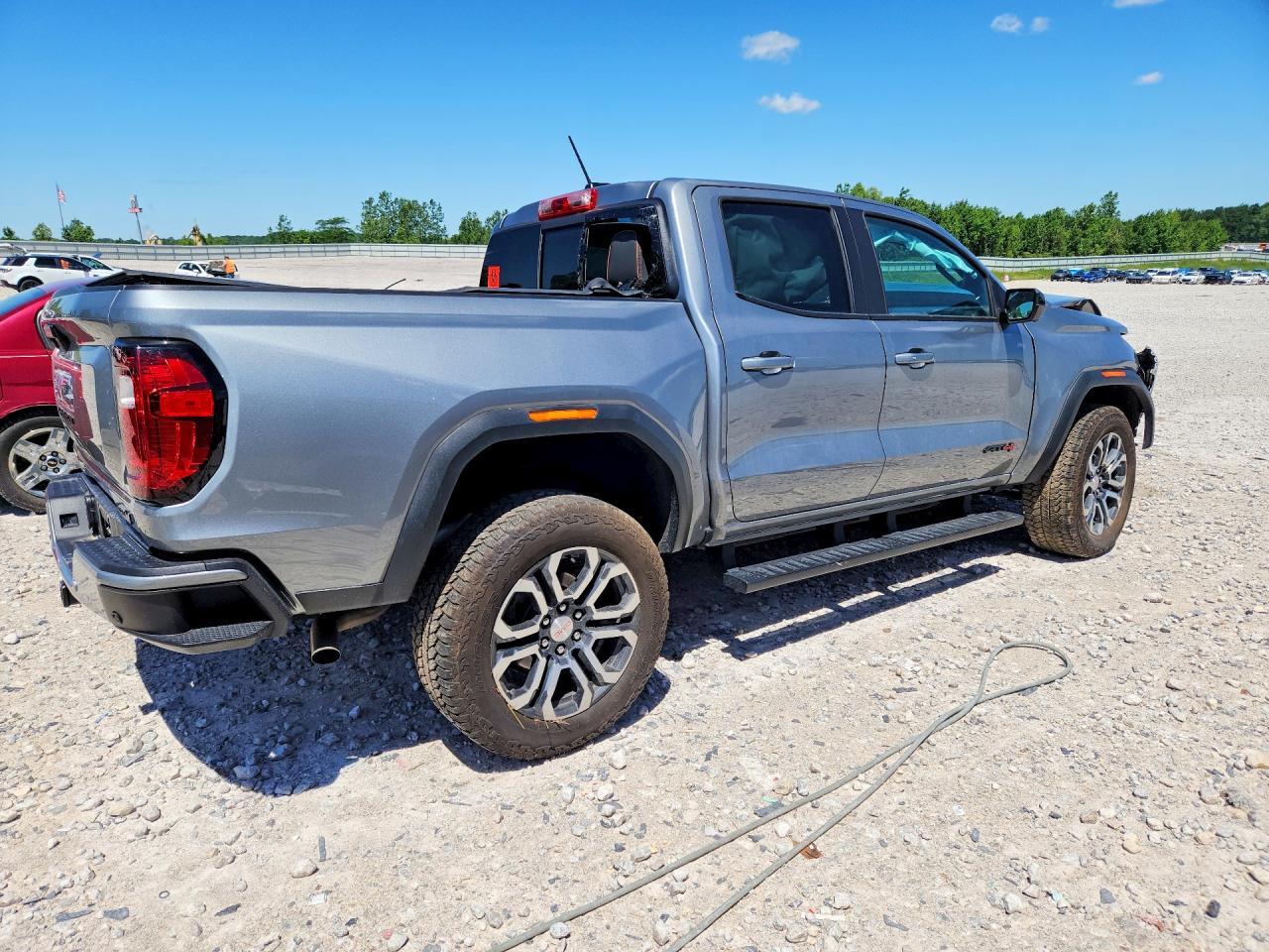 2024 GMC Canyon AT4