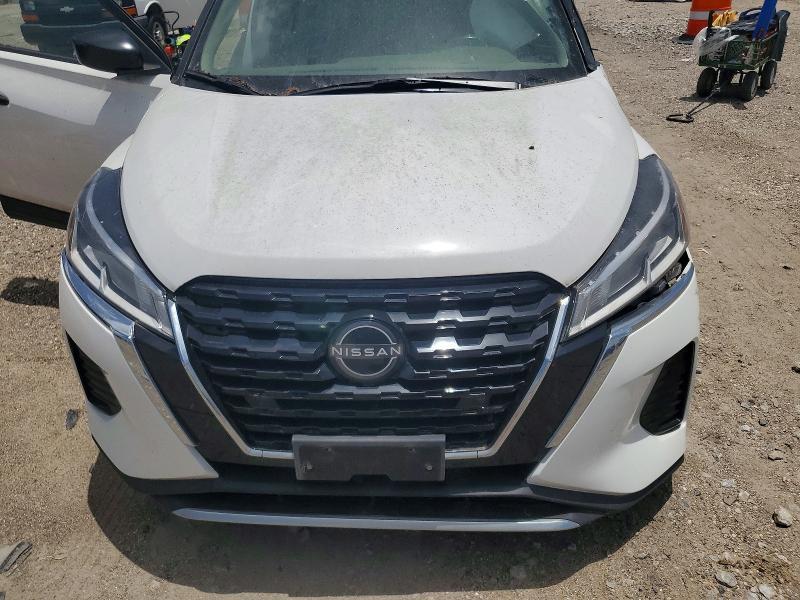 2022 Nissan Kicks s