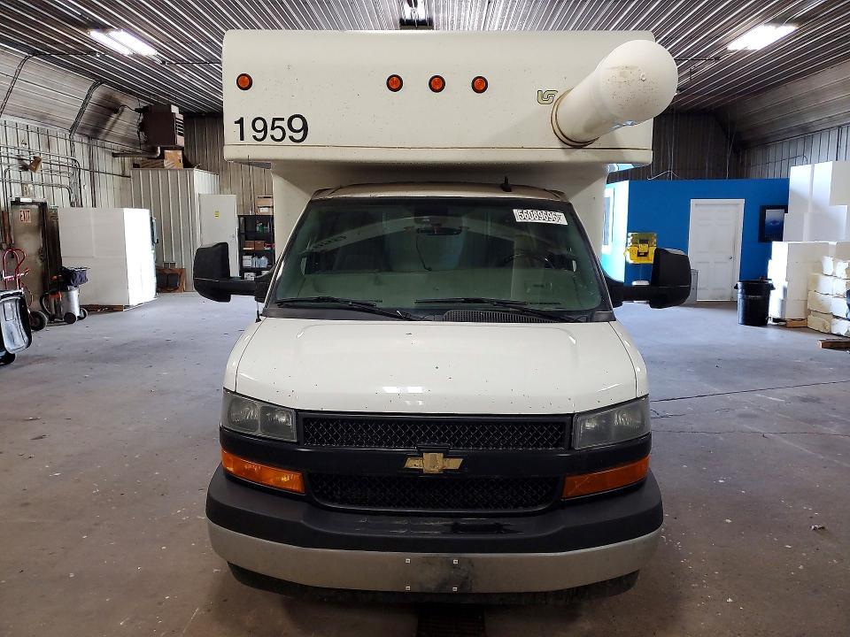 2019 Chevrolet Express BOX Truck