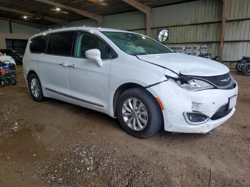 2019 Chrysler Pacifica Touring l