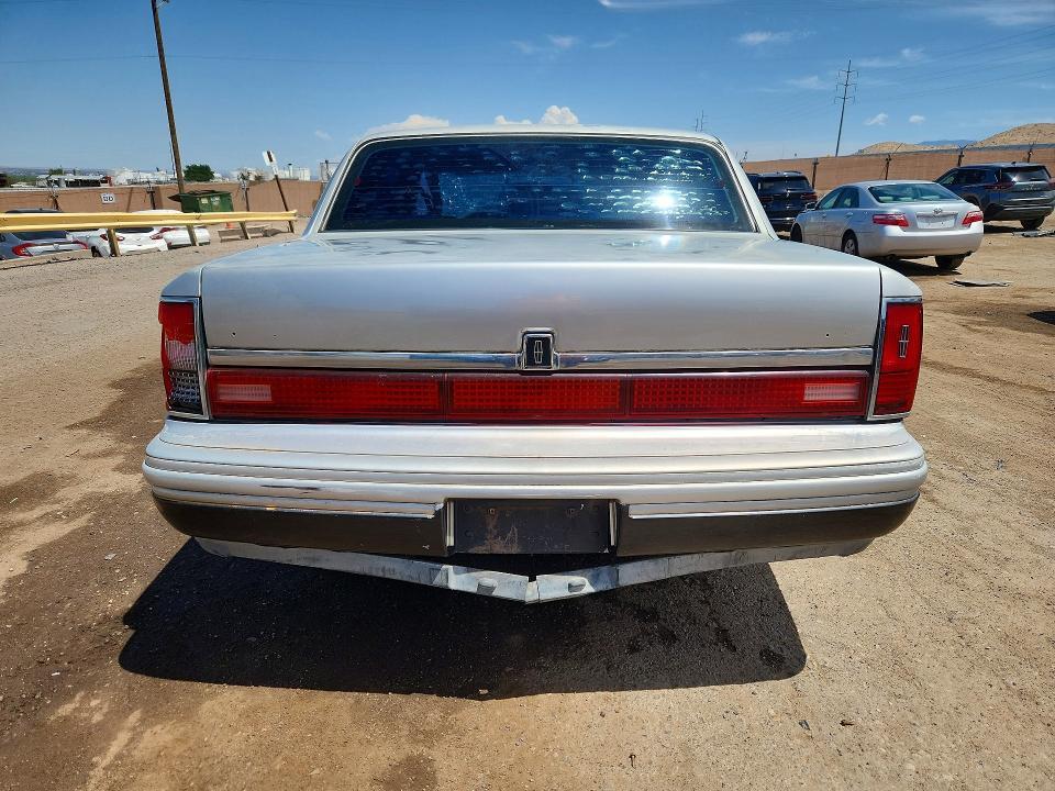 1994 Lincoln Town car Signature