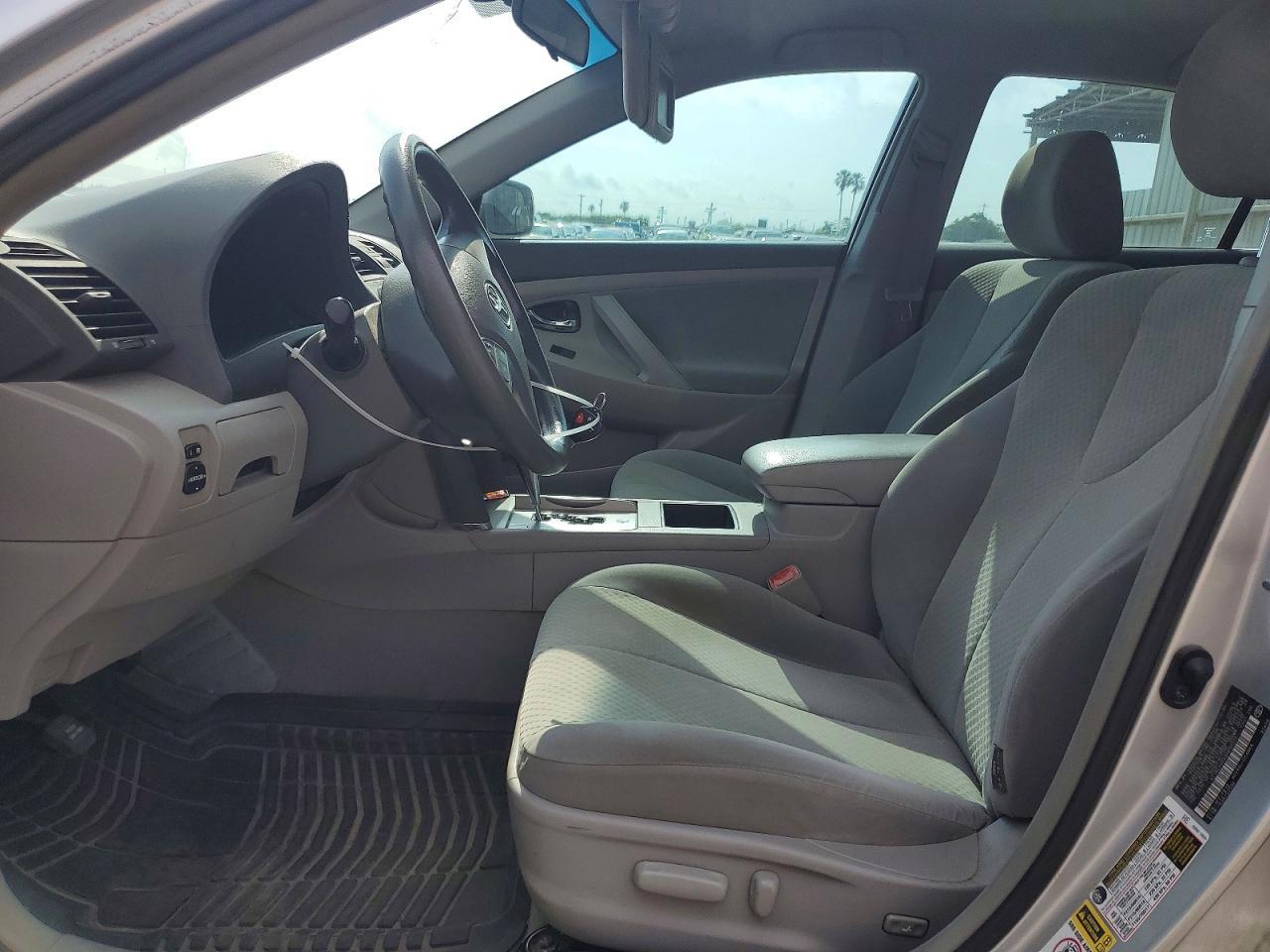 2009 Toyota Camry le