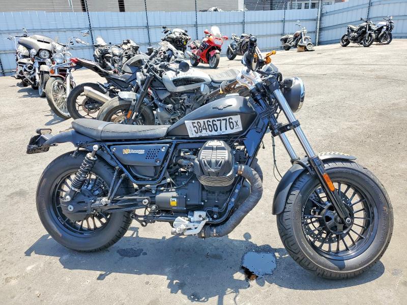 2017 Moto Guzzi V9 Roamer