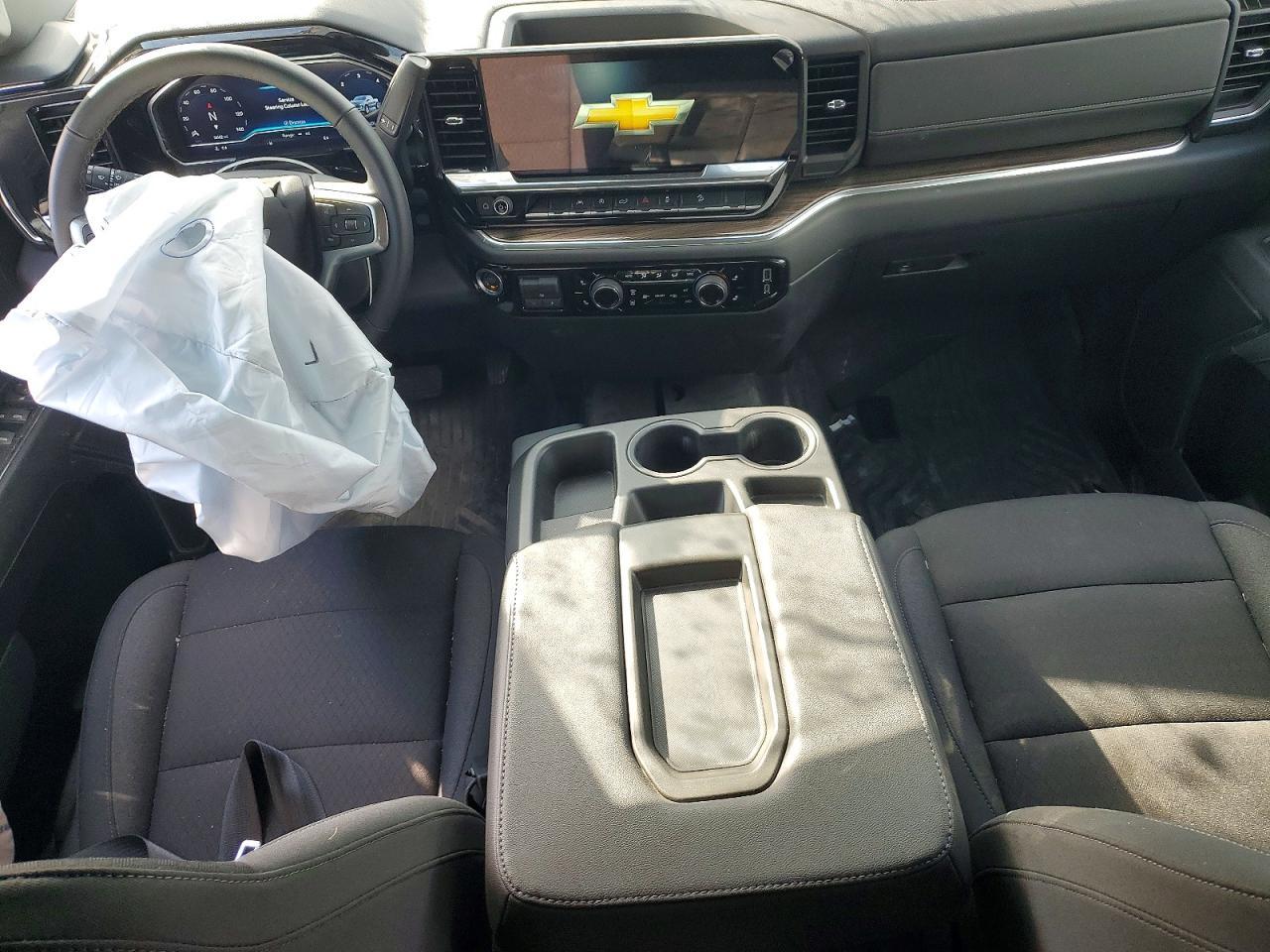 2025 Chevrolet Silverado K1500 LT
