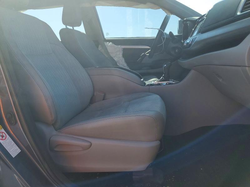 2019 Toyota Highlander le