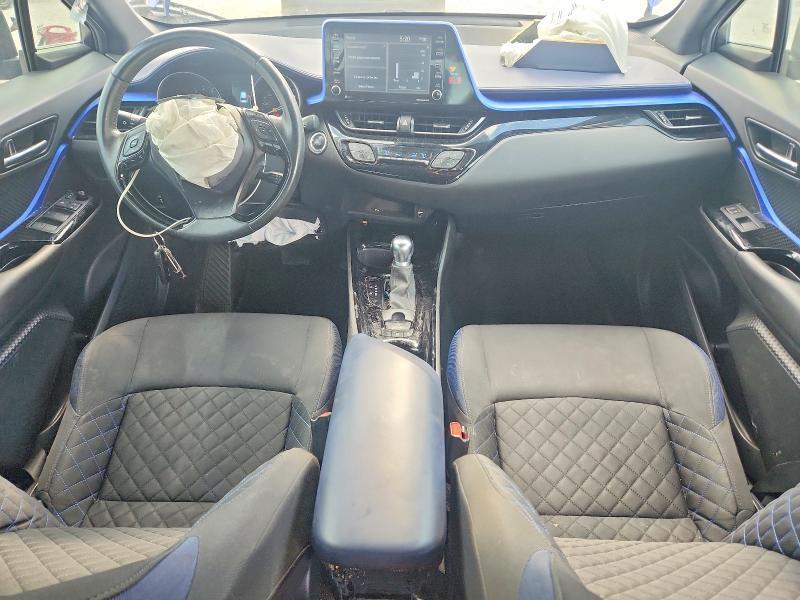 2021 Toyota C-hr xle