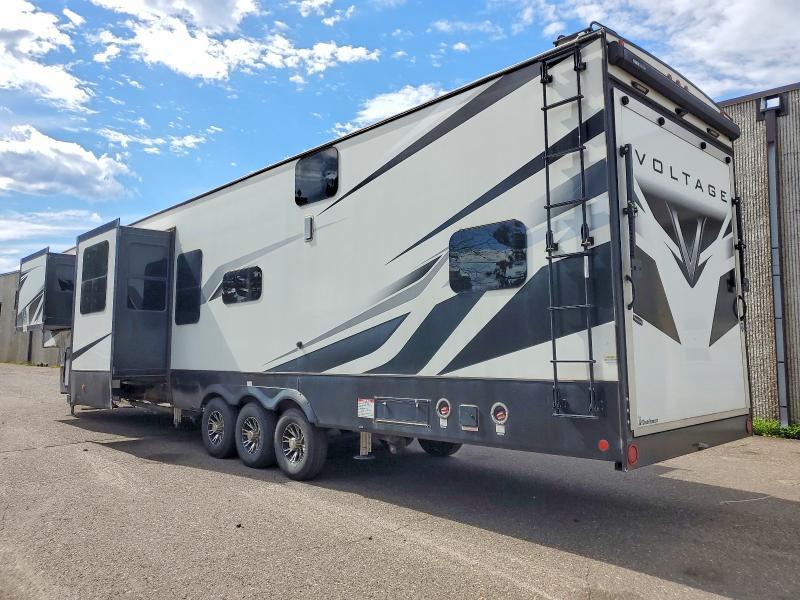 2022 Keystone Voltage Camper