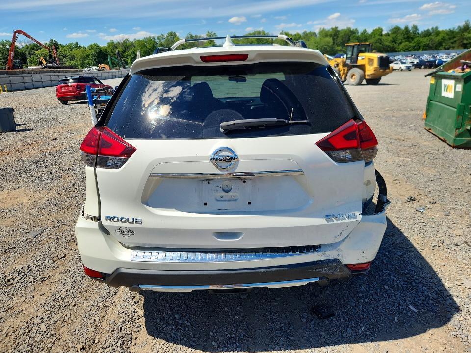 2017 Nissan Rogue sv