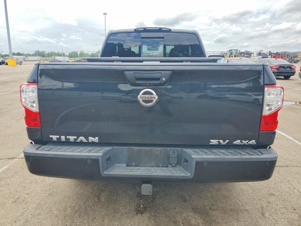 2017 Nissan Titan SV