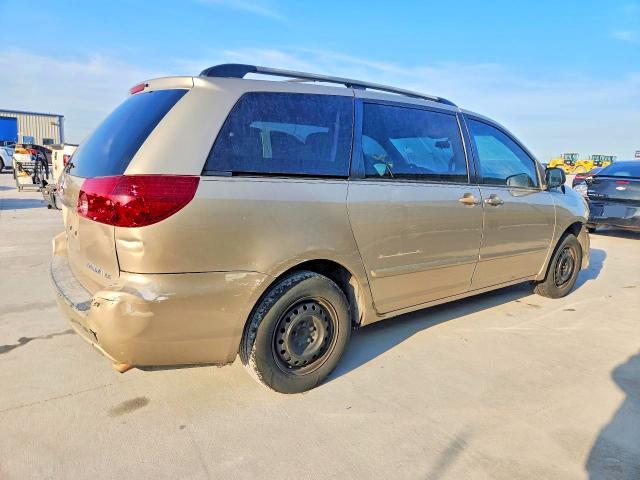 2006 Toyota Sienna le 8 Passenger