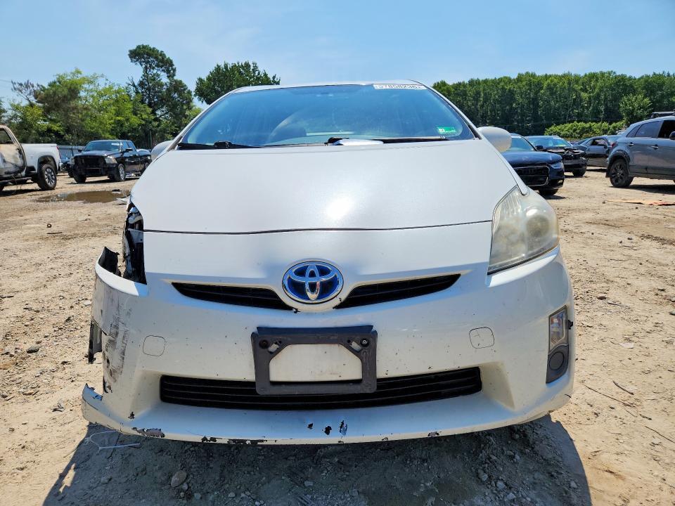 2010 Toyota Prius iii