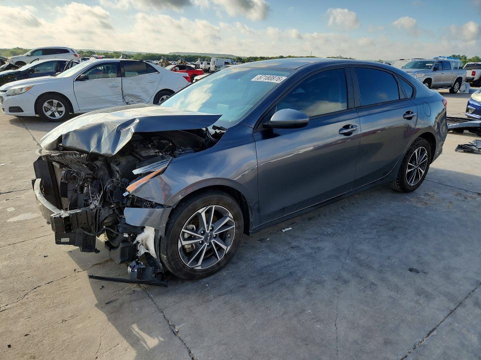 2023 KIA Forte lxs