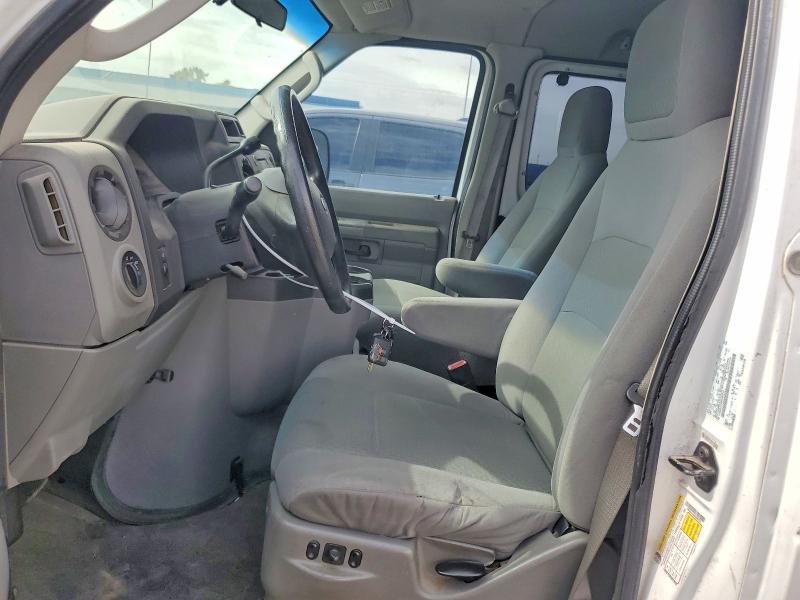 2009 Ford Econoline E350 Super Duty Wagon