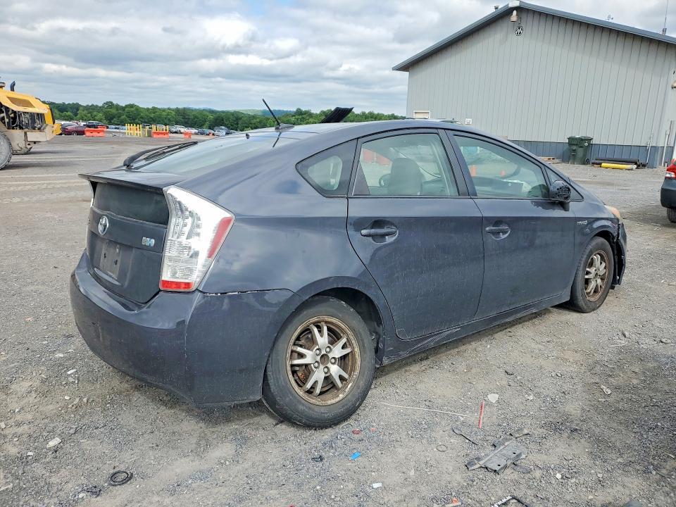 2010 Toyota Prius iii