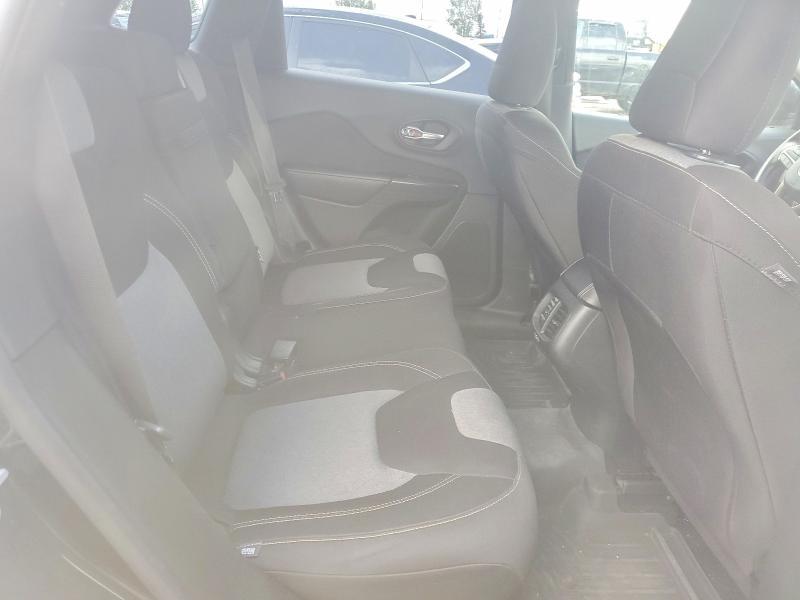 2015 Jeep Cherokee Sport