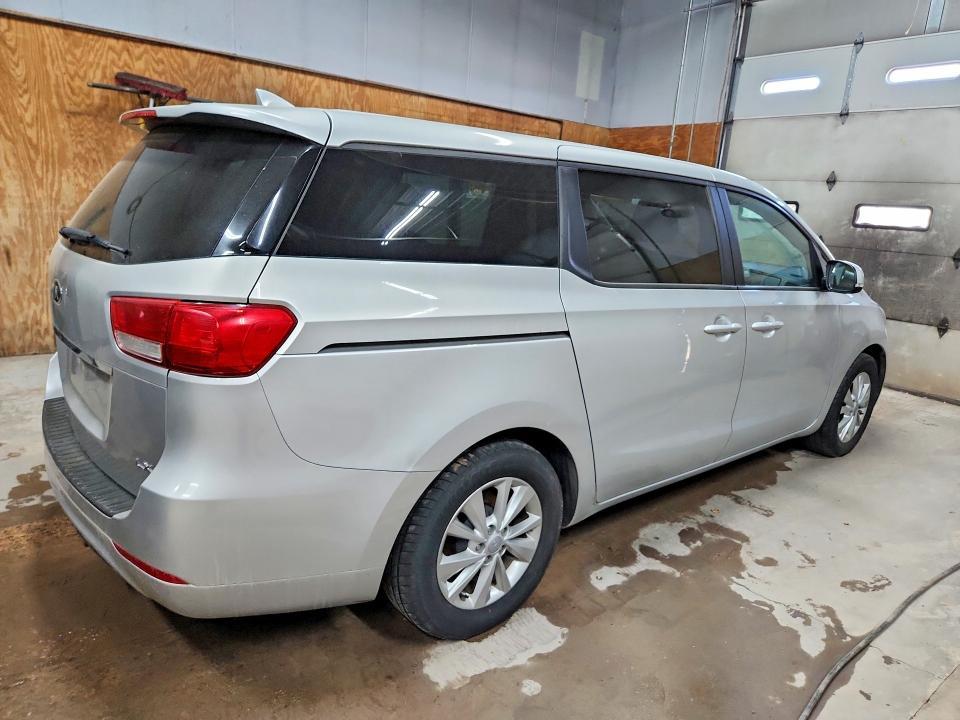 2017 KIA Sedona lx