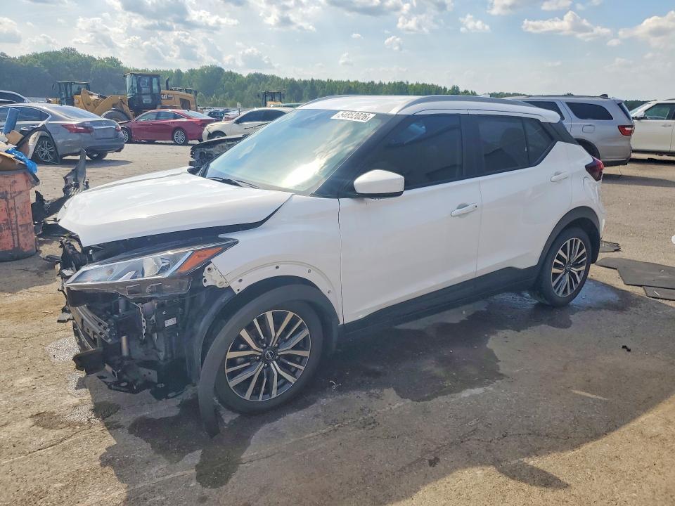 2022 Nissan Kicks sv