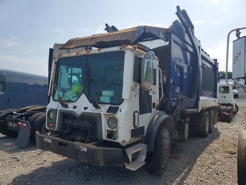2012 Mack 600 MRU600