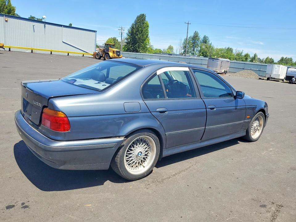 2000 BMW 528 i