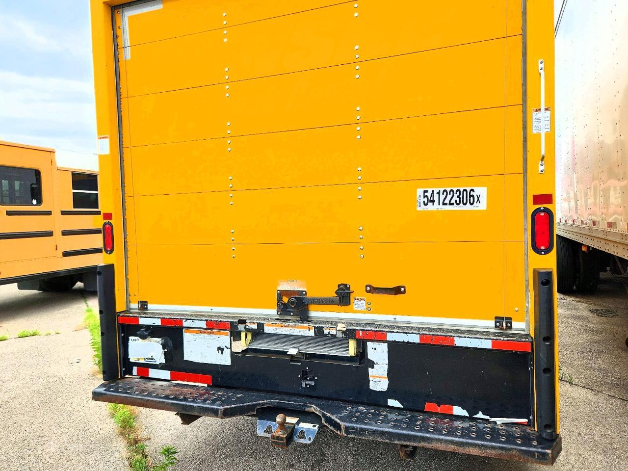 2022 Ford E350 BOX Truck