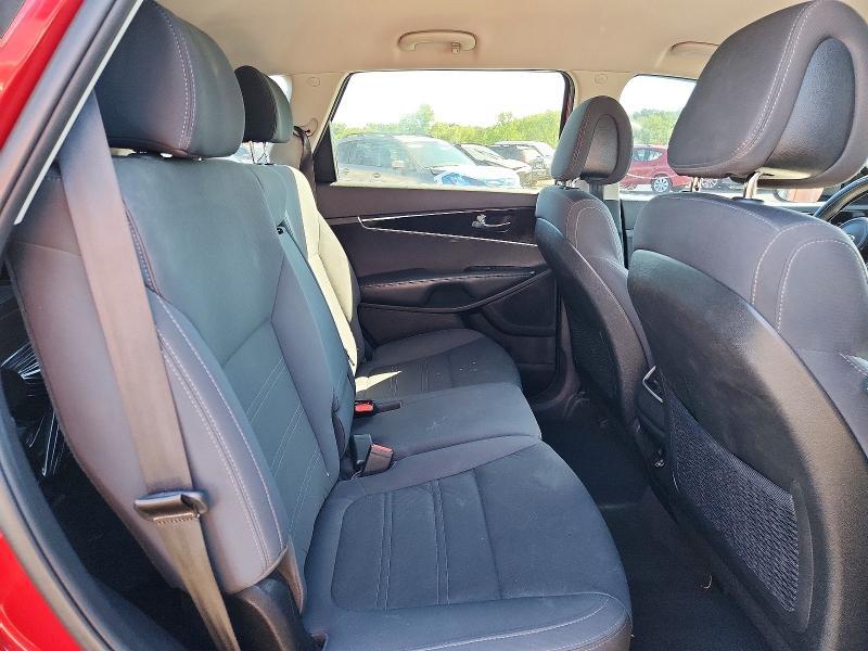 2016 KIA Sorento lx V6