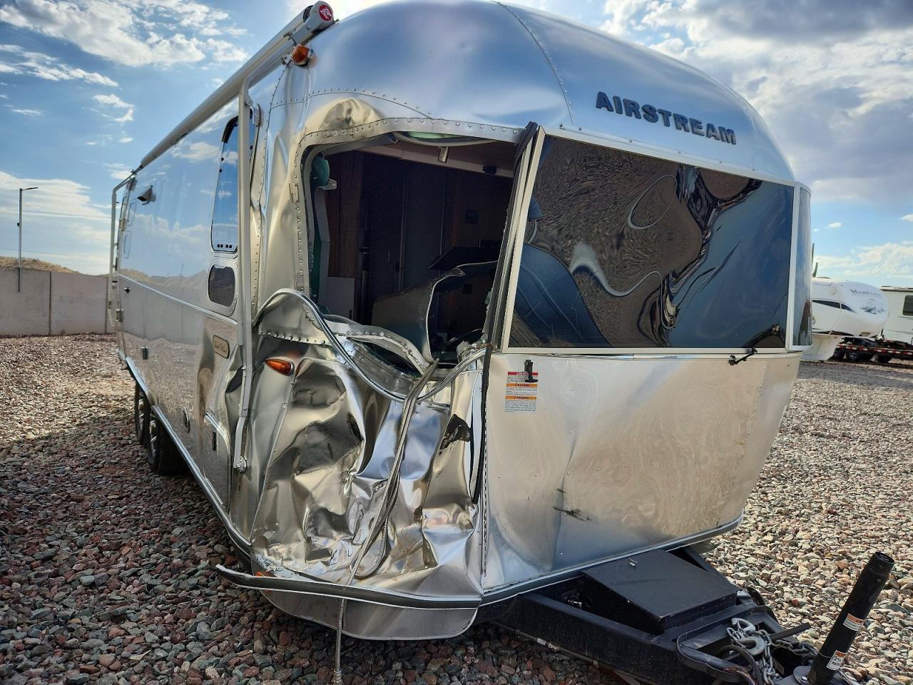 2024 Airstream Camper