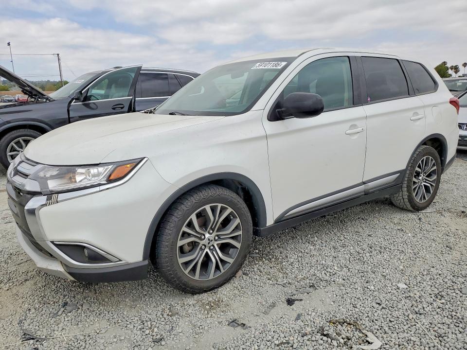 2017 Mitsubishi Outlander es