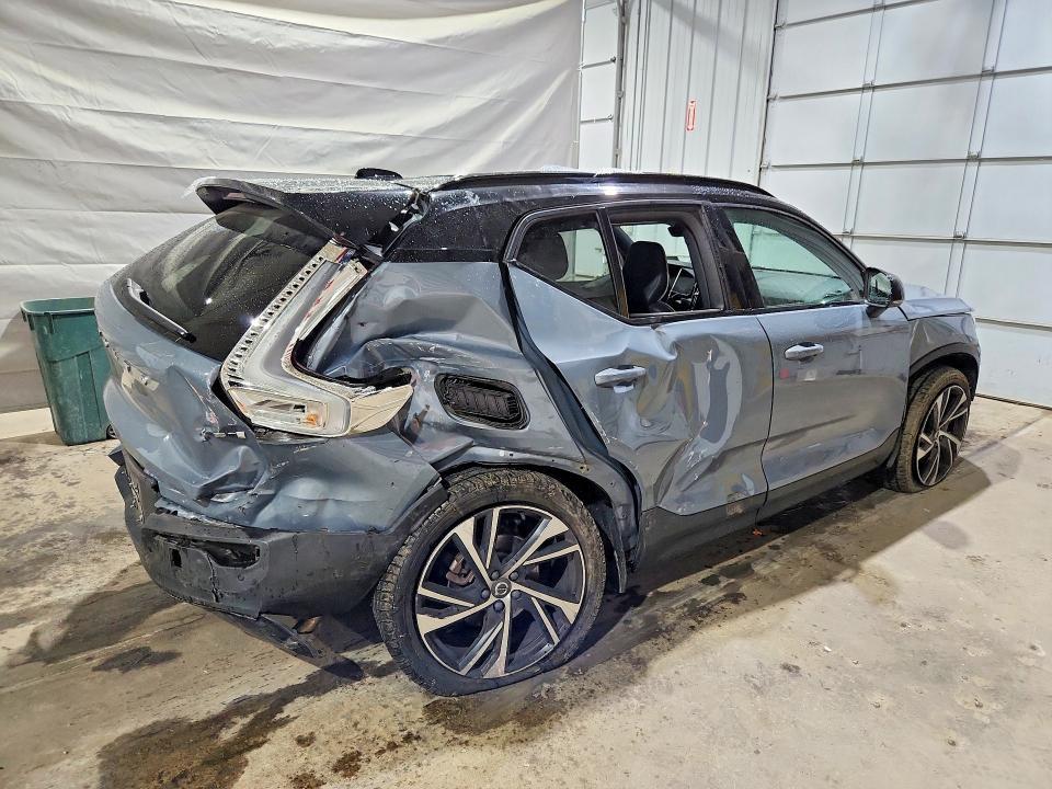 2021 Volvo Xc40 T5 R-design
