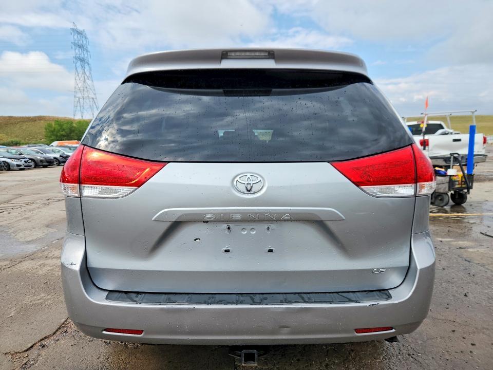 2014 Toyota Sienna le