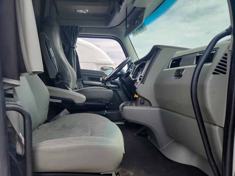 2019 Kenworth T680 Semi Truck