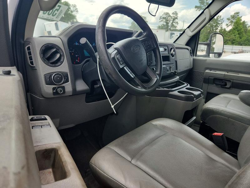 2021 Ford Econoline E450 Super Duty Cutaway Van