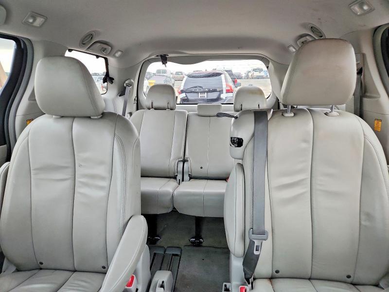 2012 Toyota Sienna