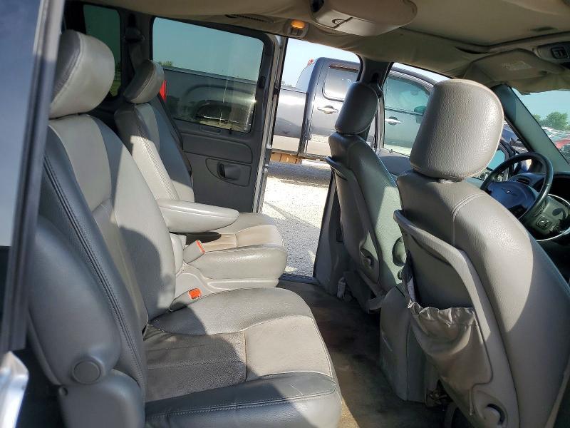 2004 Chrysler Town & Country Touring