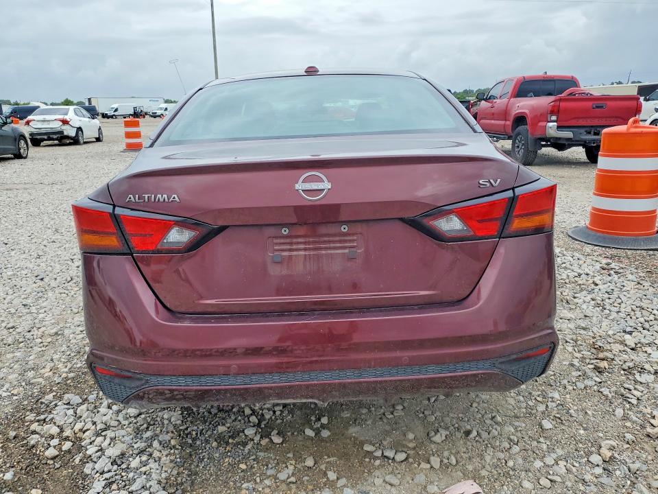 2023 Nissan Altima sv