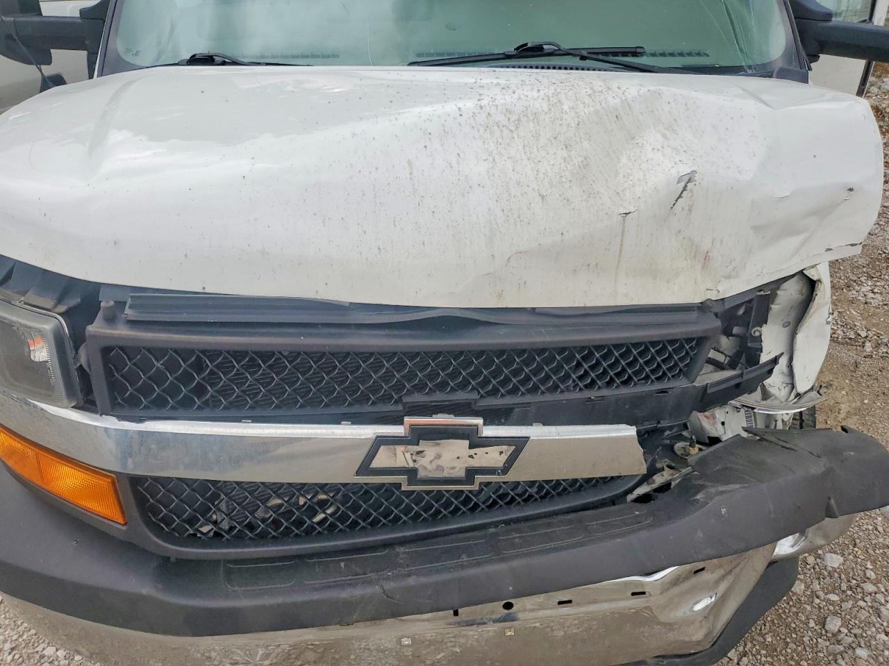 2021 Chevrolet Express BOX Truck