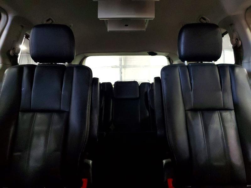 2013 Chrysler Town & Country Touring l