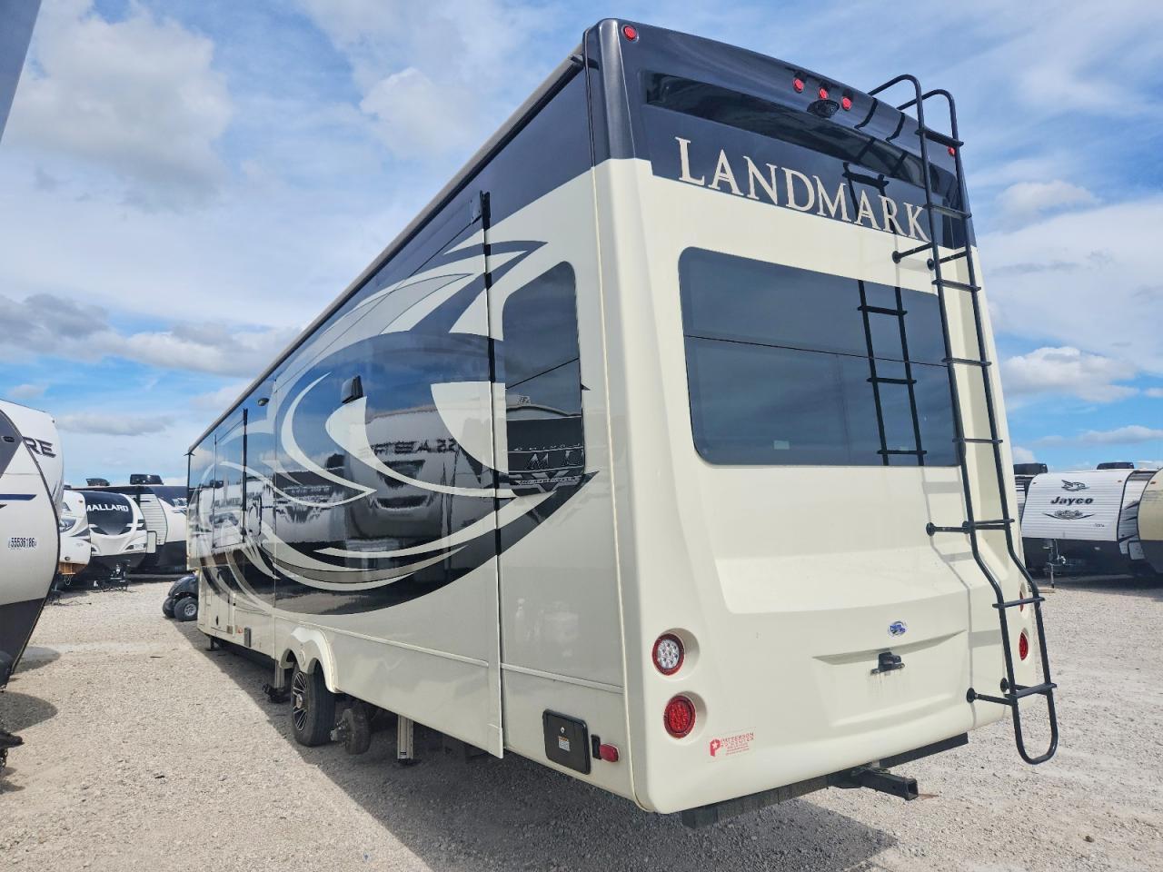 2020 Heartland Newport 2020 Heartland Landmark Camper