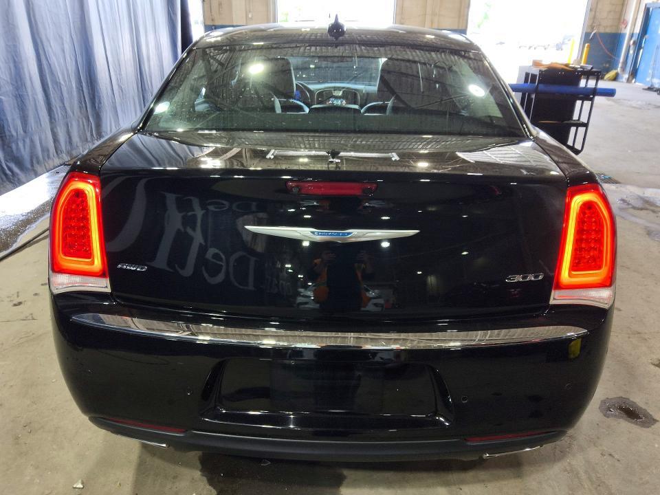 2021 Chrysler 300 Touring