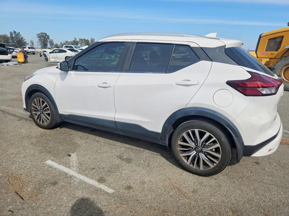 2022 Nissan Kicks sv