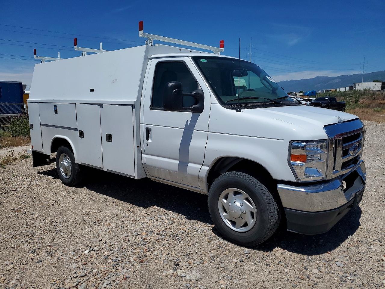 2025 Ford Econoline E350 Super Duty Cutaway Van